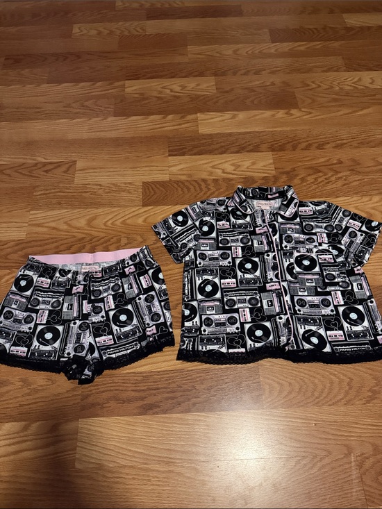 Paris Hilton Other - Paris Hilton Black & Pink Cassette and Record Girls Pajama Set